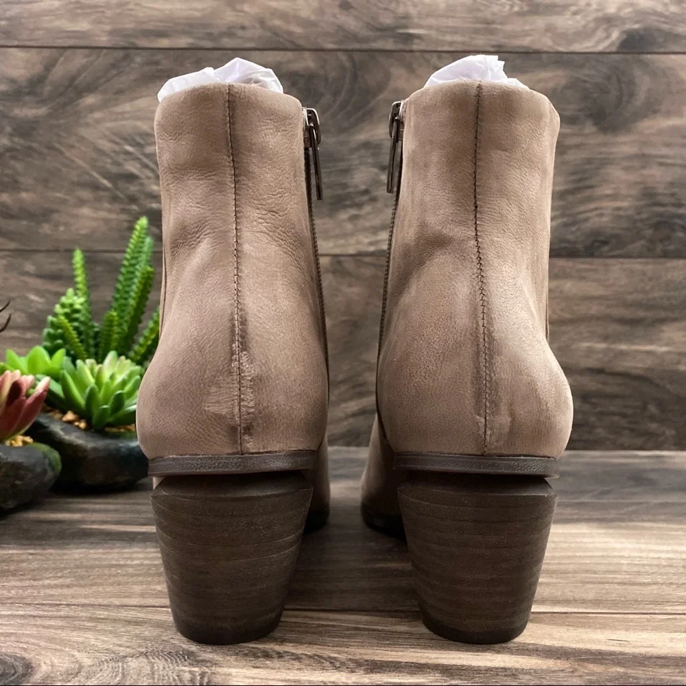 NIB Vince Camuto Grasem Pointy Toe Western Bootie - Picture 12 of 16